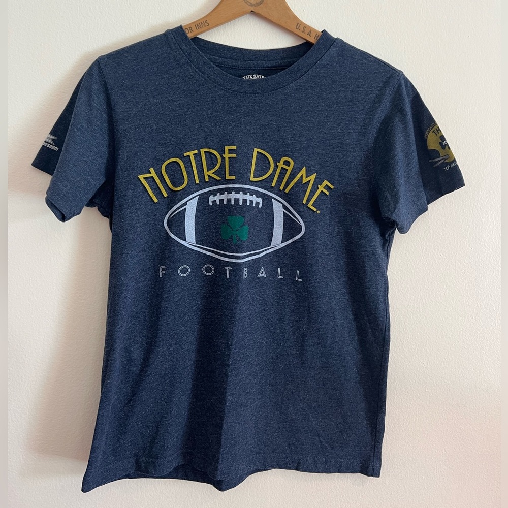 Colosseum Notre Dame “The Shirt” 2019 Short Sleeve T-Shirt, Size Youth L